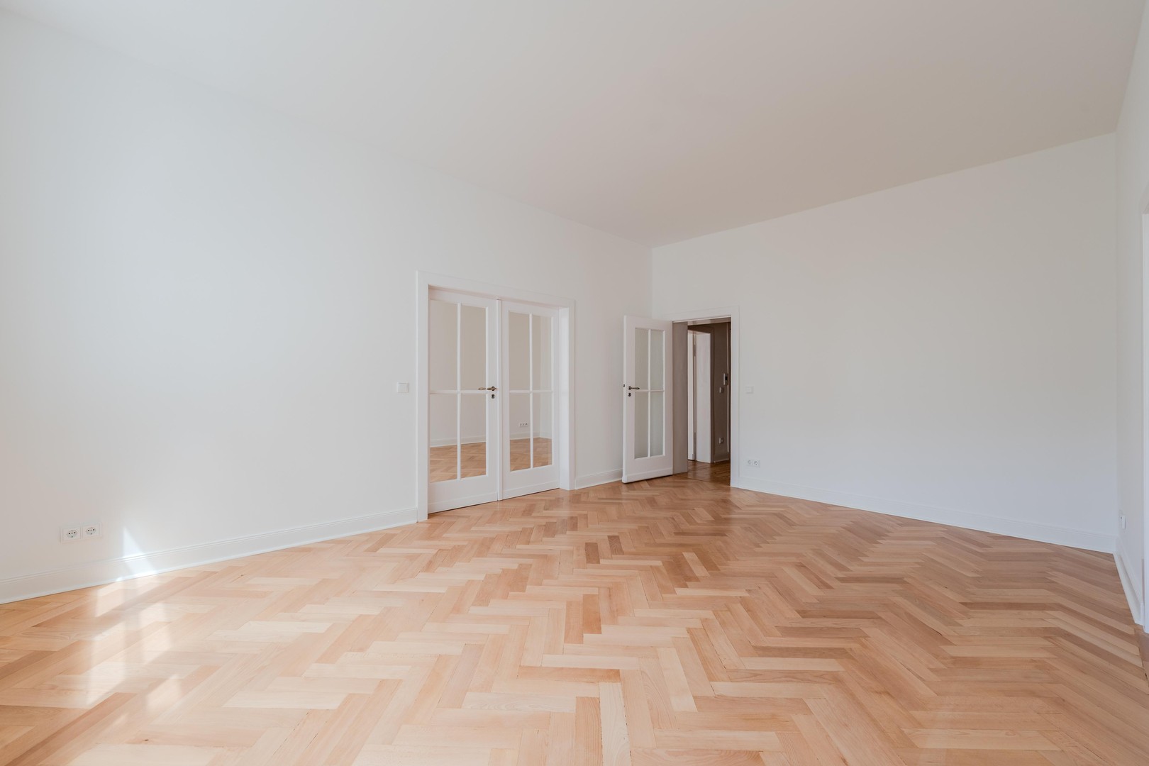 Repräsentativer Altbau in Bestlage: Frisch sanierte 4-Zimmer-Wohnung – bezugsfertig & provisionsfrei – Berlin – Vorschaubild 40