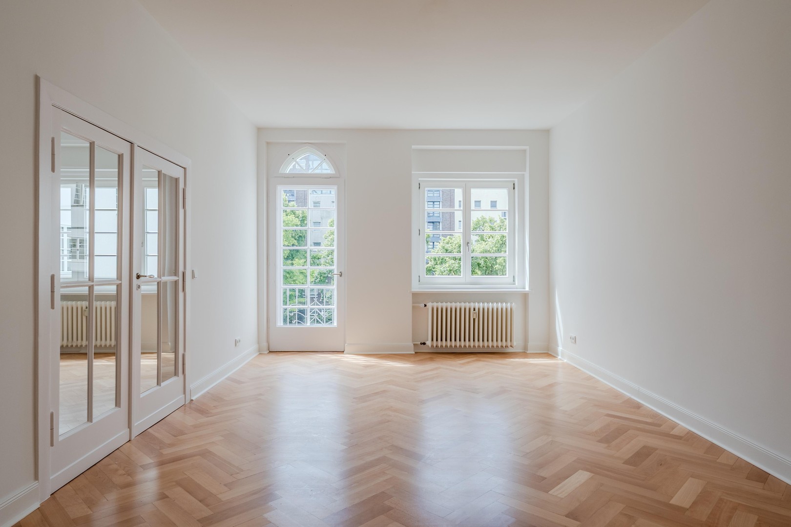 Repräsentativer Altbau in Bestlage: Frisch sanierte 4-Zimmer-Wohnung – bezugsfertig & provisionsfrei – Berlin – Vorschaubild 44
