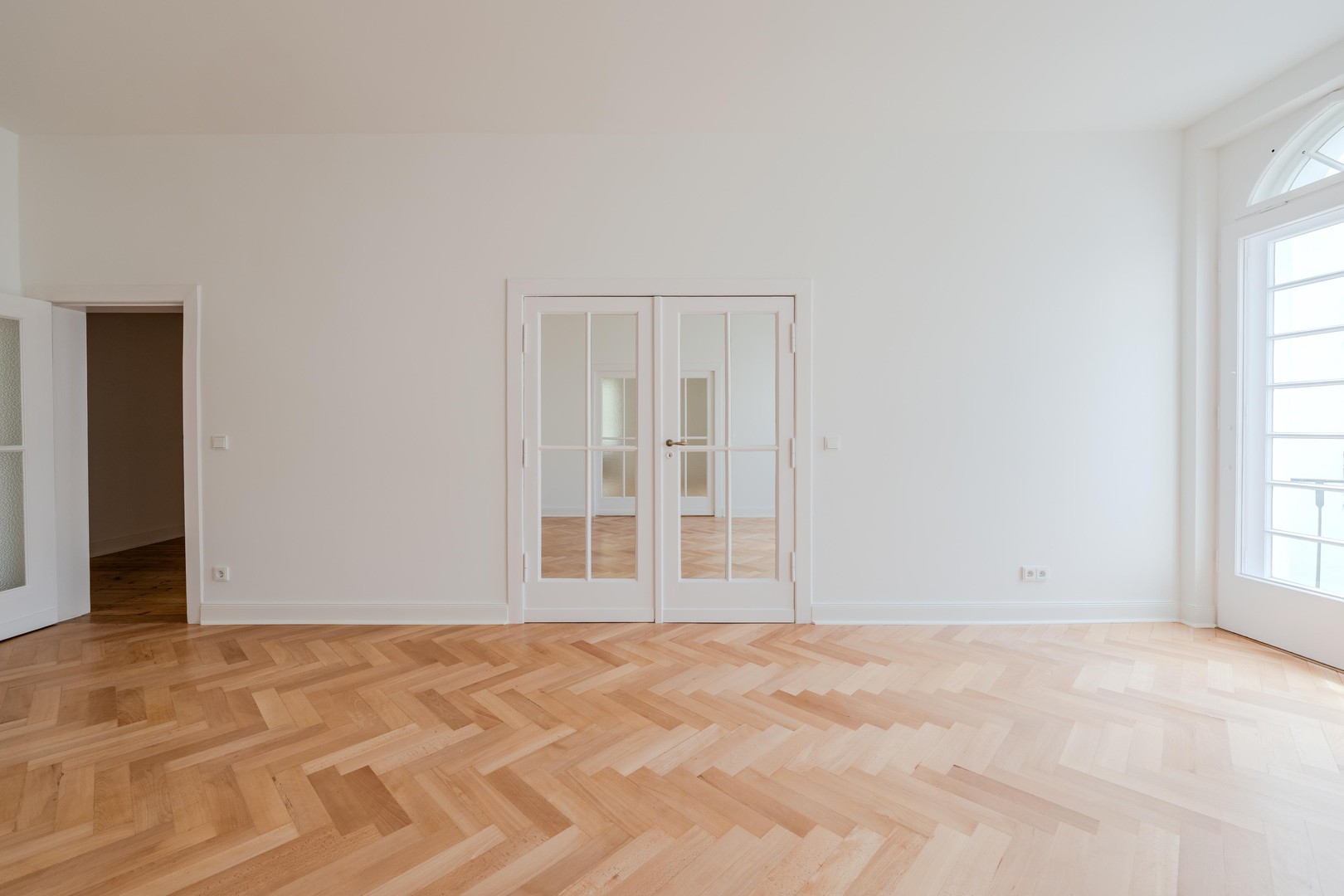 Repräsentativer Altbau in Bestlage: Frisch sanierte 4-Zimmer-Wohnung – bezugsfertig & provisionsfrei – Berlin – Vorschaubild 47