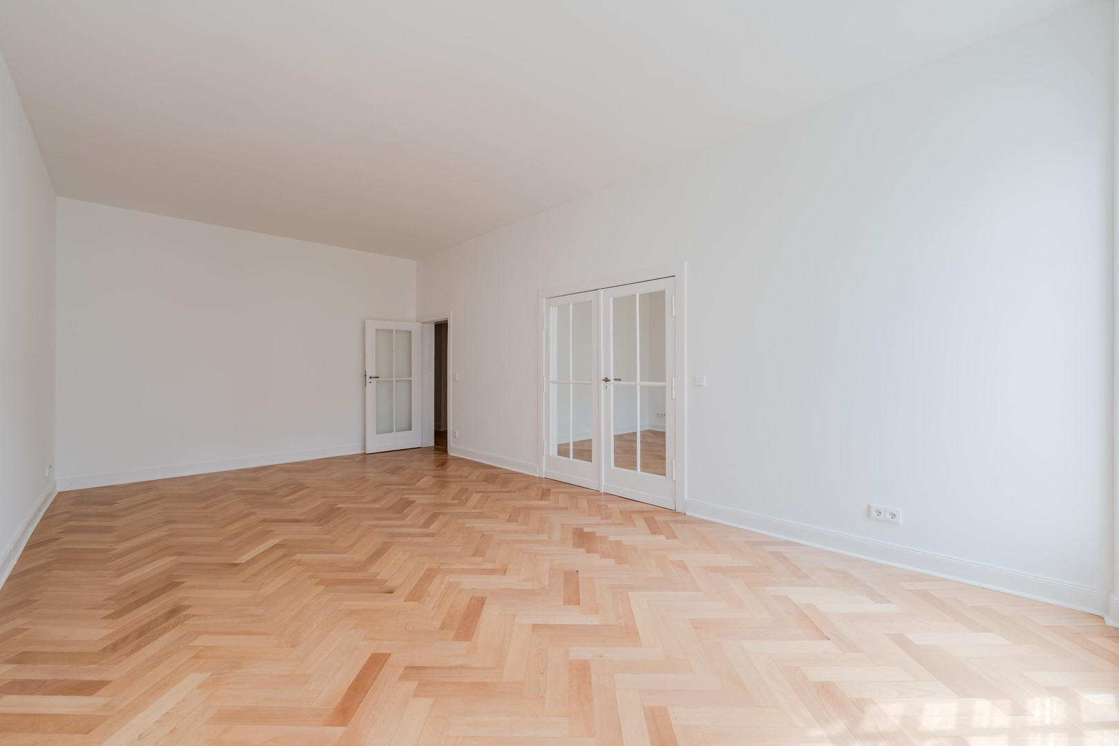 Repräsentativer Altbau in Bestlage: Frisch sanierte 4-Zimmer-Wohnung – bezugsfertig & provisionsfrei – Berlin – Vorschaubild 48