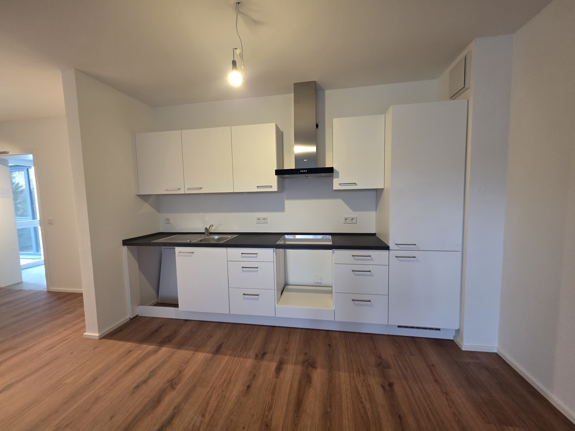 Moderne 2-ZKB mit Balkon, hochwertiger Ausstattung und lichtdurchflutetem Wohnambiente. – St. Wendel – Vorschaubild 2