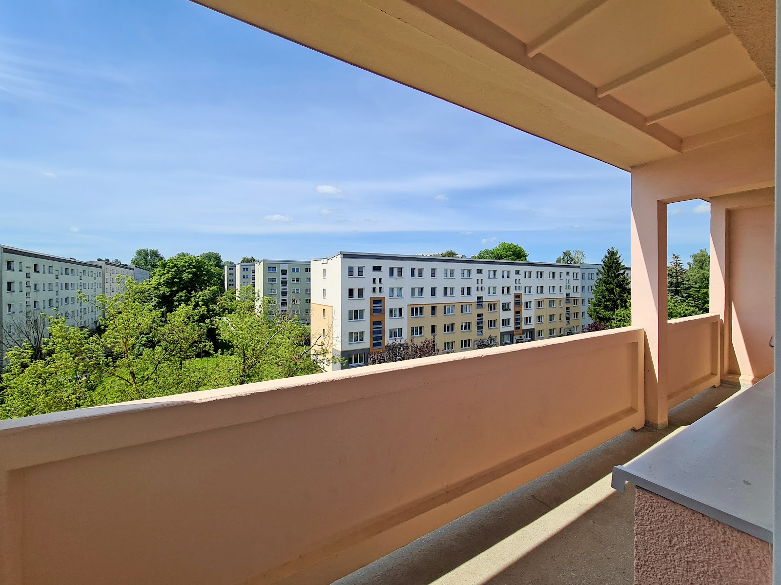 Helle 4 Zimmerwohnung mit großem Balkon und Ausblick – Freiberg – Bild 1 von 12