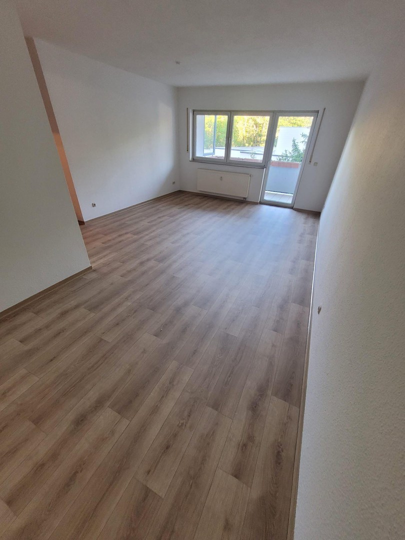 helle 3 Zimmerwohnung mit großem Balkon Verkauf oder Vermietung – Chemnitz – Vorschaubild 6