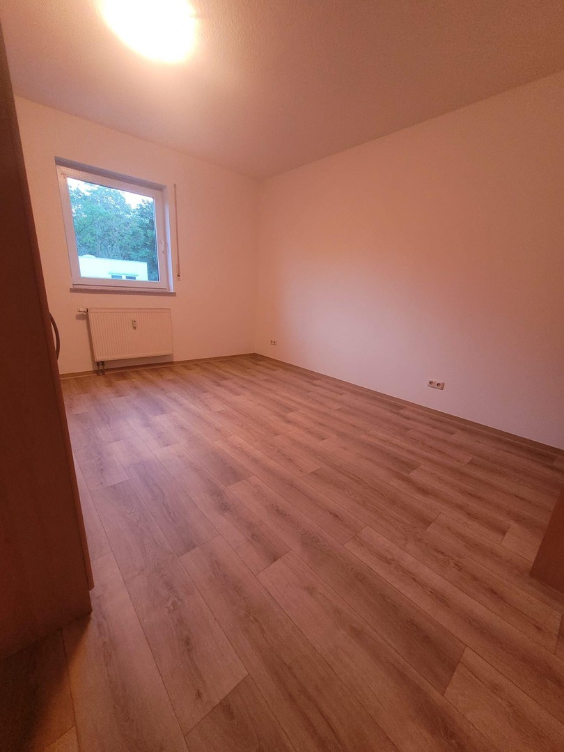 helle 3 Zimmerwohnung mit großem Balkon Verkauf oder Vermietung – Chemnitz – Vorschaubild 25