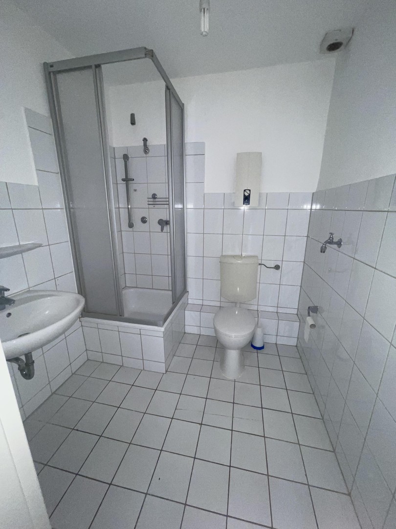 Geräumige Dachgeschosswohnung in Sterkrade – Oberhausen – Vorschaubild 3