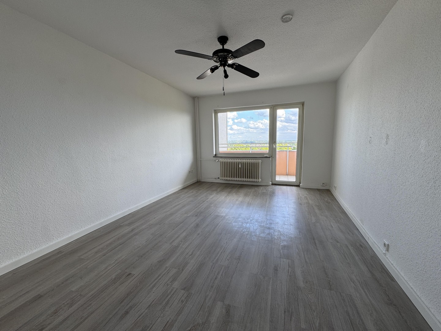 Ruhig wohnen mit Aussicht – 2-Zimmer-Wohnung im 6. OG mit Aufzug – Mettmann – Vorschaubild 2
