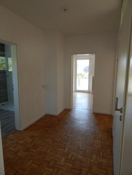Frisch renovierte 3-Zimmer-Wohnung mit Balkon, Loggia & saniertem Bad im gepflegten Zweifamilienhaus – Trier – Vorschaubild 4