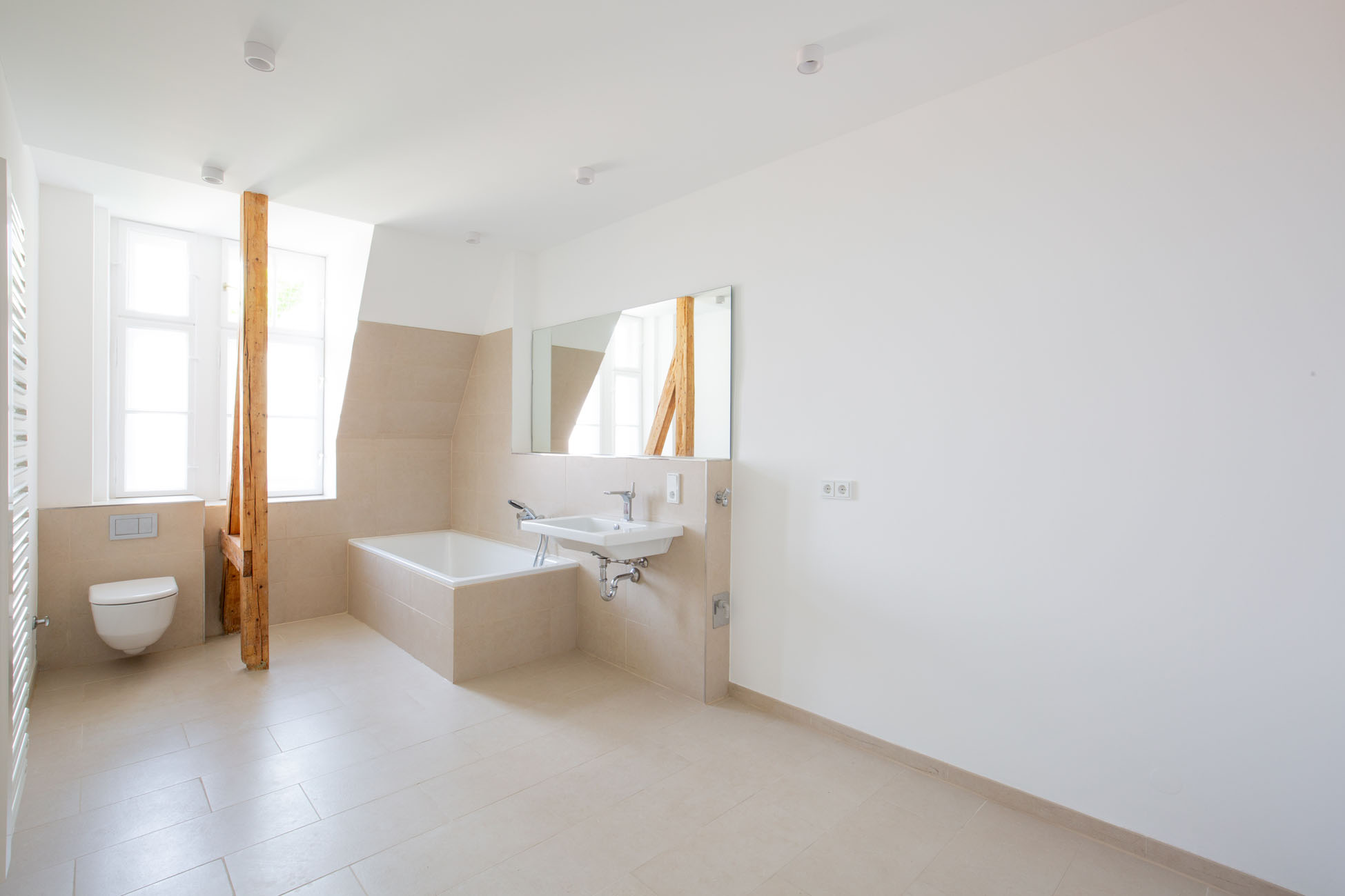 AIGNER - Helles 3 Zimmer Altbaujuwel mit Einbauküche am Hohenzollernplatz – München – Vorschaubild 7