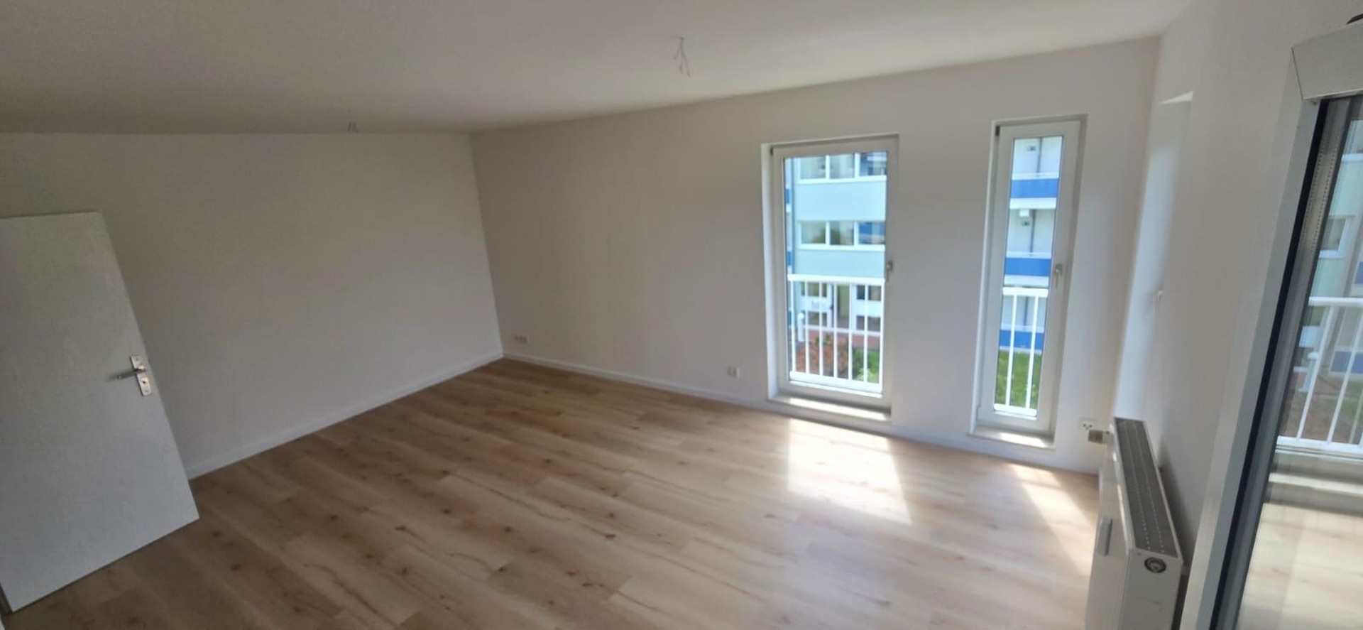 zwei Zimmer Wohnung in Bernau bei Berlin mit Balkon & Tiefgarage frisch renoviert – Bernau bei Berlin – Vorschaubild 3