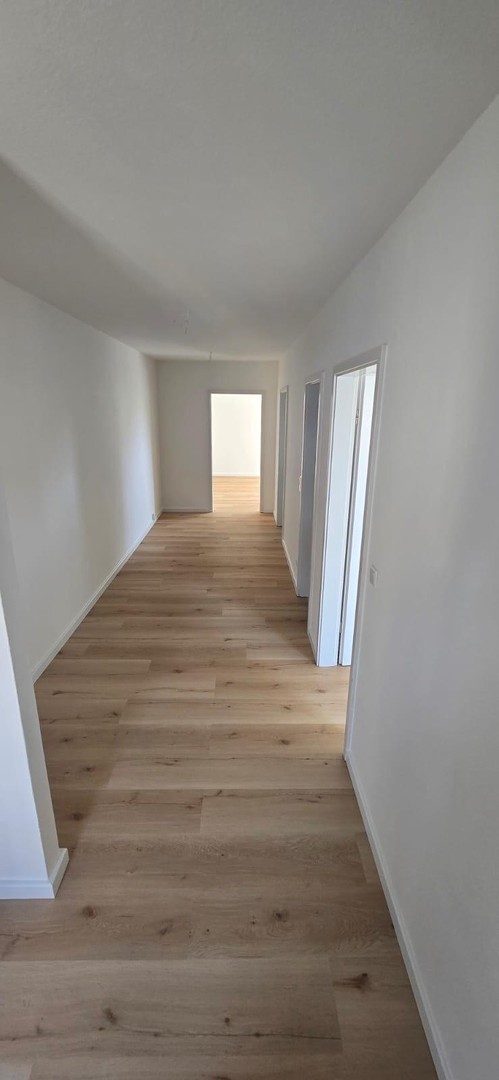 zwei Zimmer Wohnung in Bernau bei Berlin mit Balkon & Tiefgarage frisch renoviert – Bernau bei Berlin – Vorschaubild 9