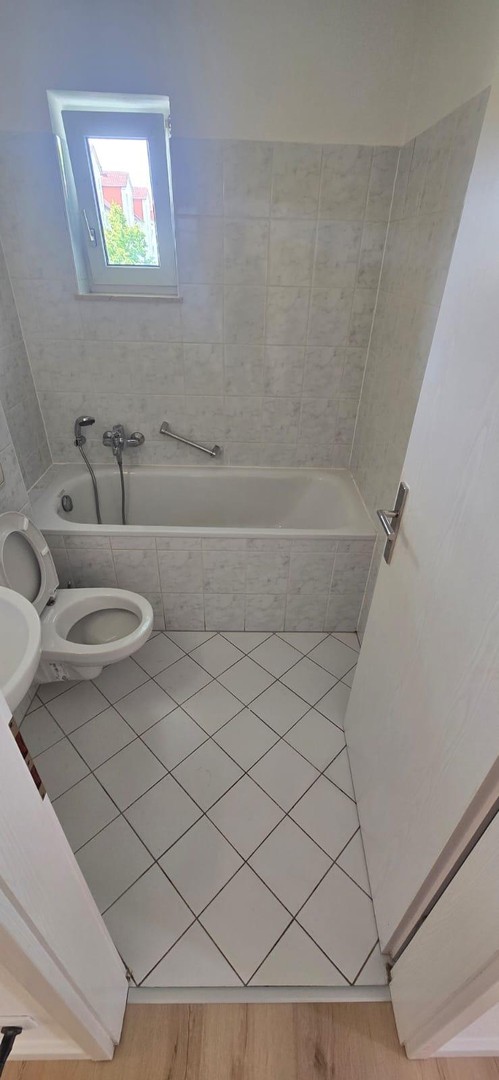 zwei Zimmer Wohnung in Bernau bei Berlin mit Balkon & Tiefgarage frisch renoviert – Bernau bei Berlin – Vorschaubild 12