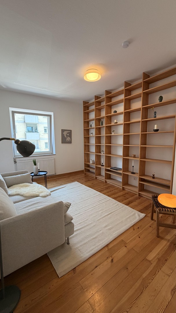 Zentrale, möblierte Zweizimmerwohnung mit Stellplatz (WG möglich) – München – Vorschaubild 3