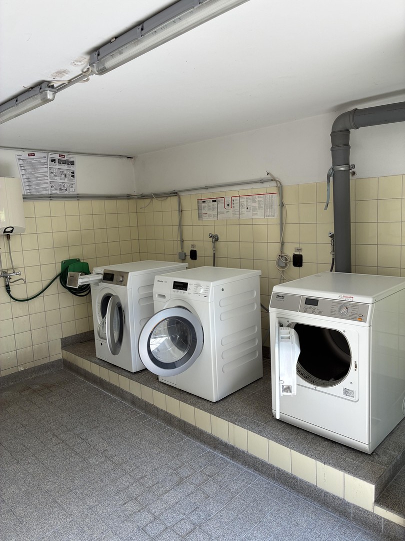 Zentrale, möblierte Zweizimmerwohnung mit Stellplatz (WG möglich) – München – Vorschaubild 8