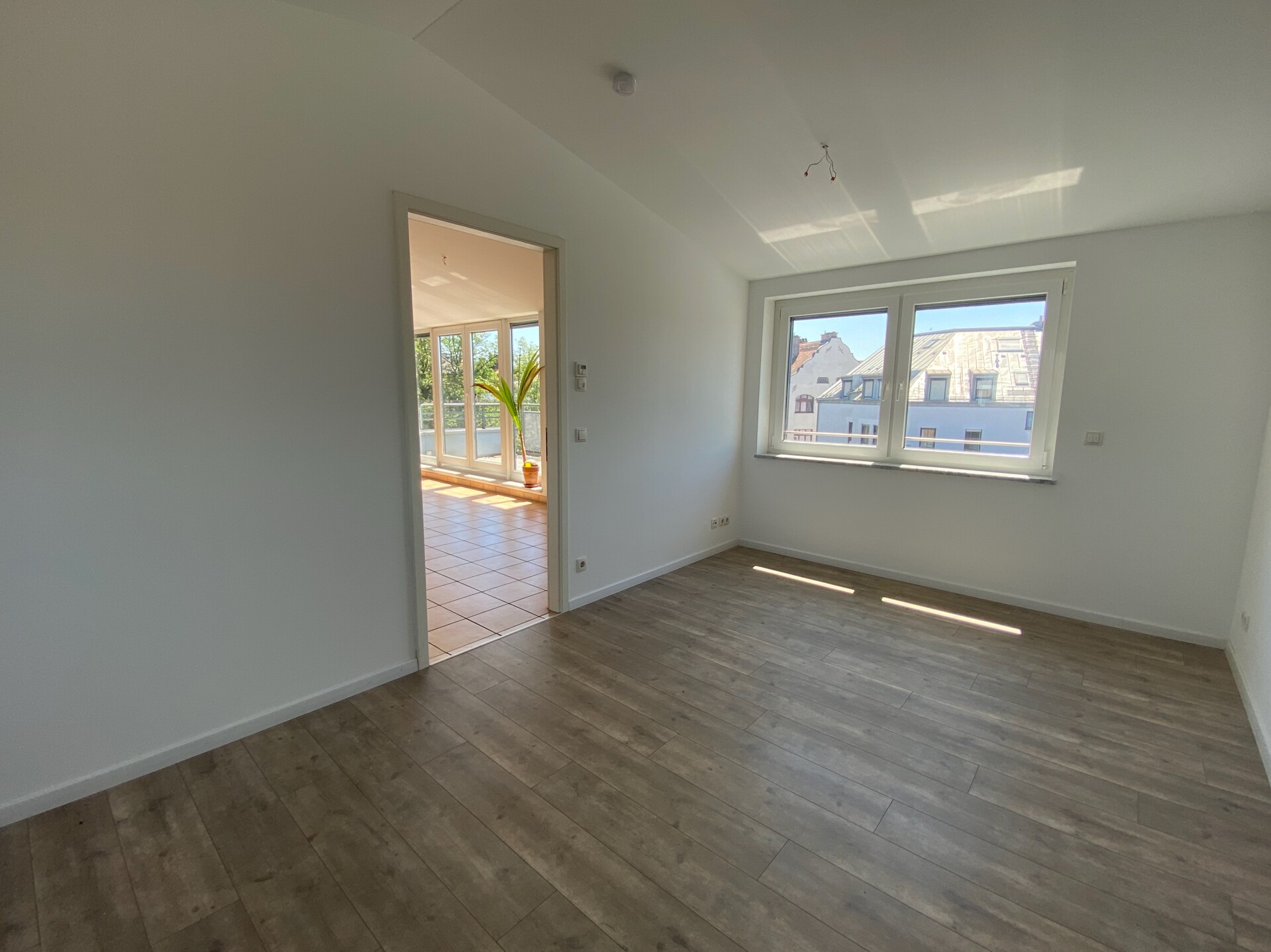 Neuwertige Dachwohnung mit Dachterrasse beim Pasinger Bahnhofsplatz – München / Pasing-Obermenzing – Vorschaubild 11