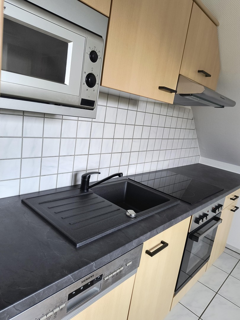**Willkommen Zuhause** Lichtdurchflutete 2-Zi Dachgeschoß-WHG renoviert mit Garten – Mittelangeln – Vorschaubild 7