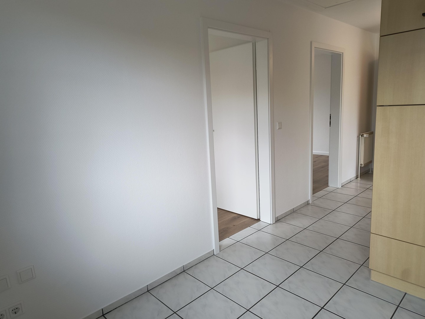**Willkommen Zuhause** Lichtdurchflutete 2-Zi Dachgeschoß-WHG renoviert mit Garten – Mittelangeln – Vorschaubild 10