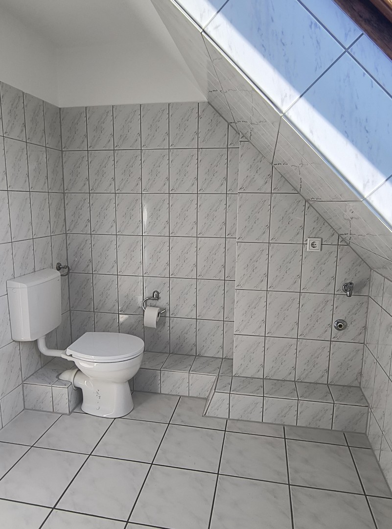 **Willkommen Zuhause** Lichtdurchflutete 2-Zi Dachgeschoß-WHG renoviert mit Garten – Mittelangeln – Vorschaubild 14