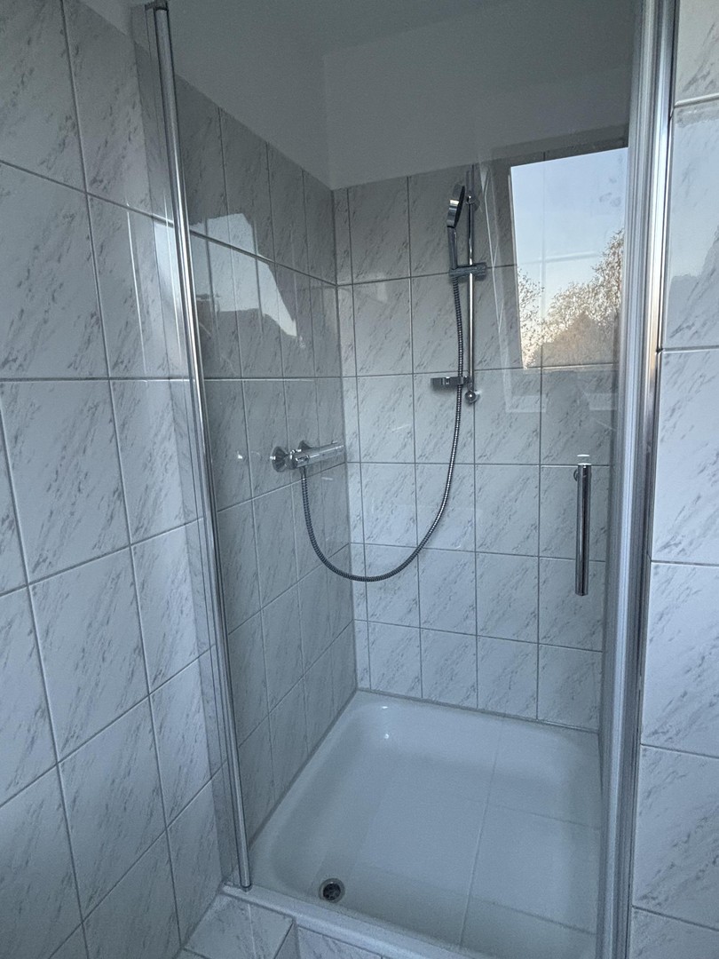 **Willkommen Zuhause** Lichtdurchflutete 2-Zi Dachgeschoß-WHG renoviert mit Garten – Mittelangeln – Vorschaubild 15