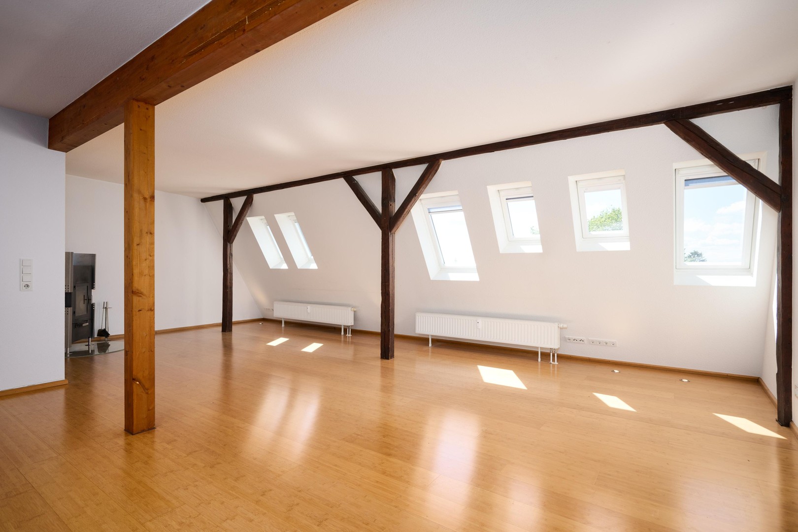 Altbau-Dachgeschosswohnung mit privater Dachterrasse am Adolfplatz — 127m², provisionsfrei – Kiel – Vorschaubild 7