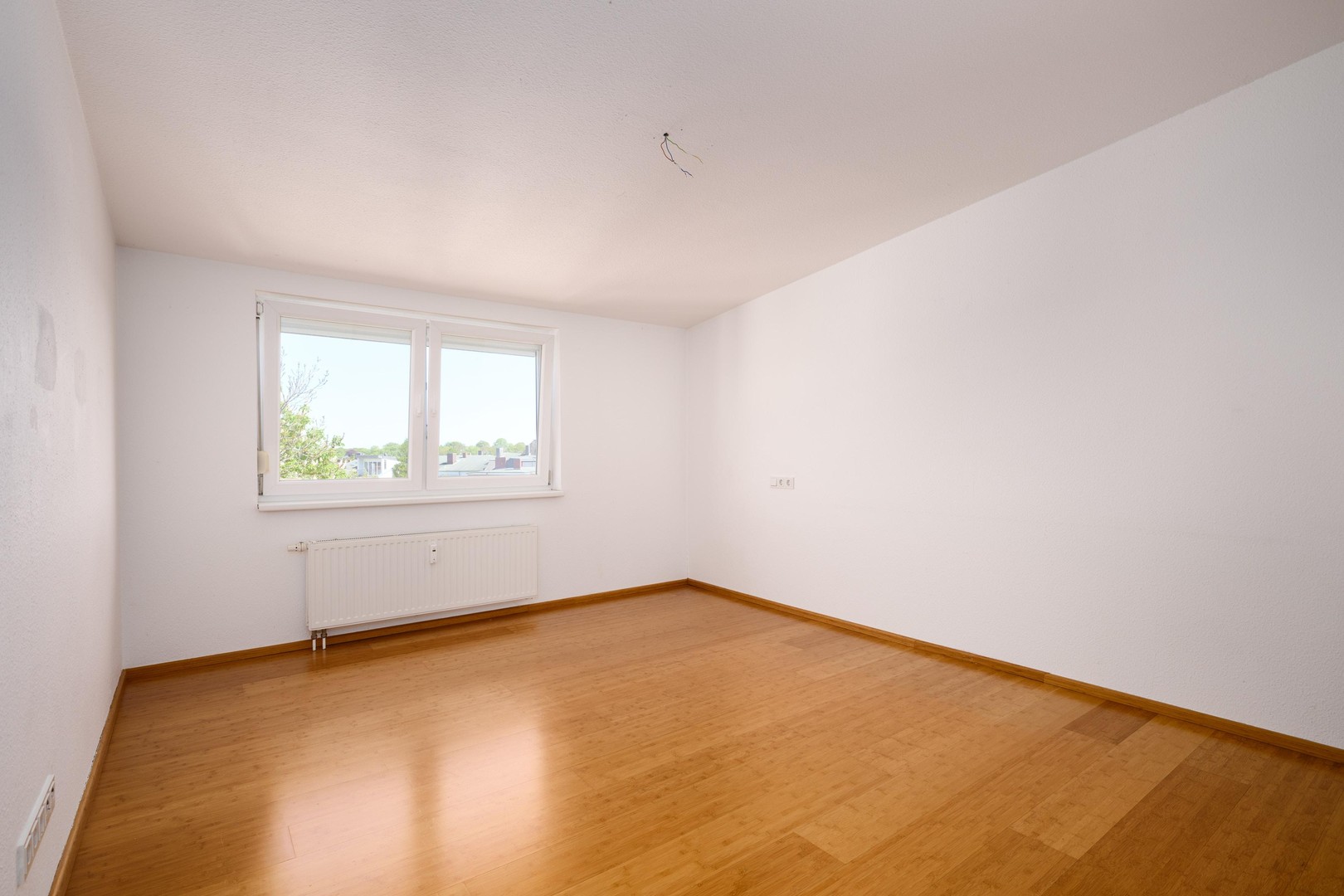 Altbau-Dachgeschosswohnung mit privater Dachterrasse am Adolfplatz — 127m², provisionsfrei – Kiel – Vorschaubild 13
