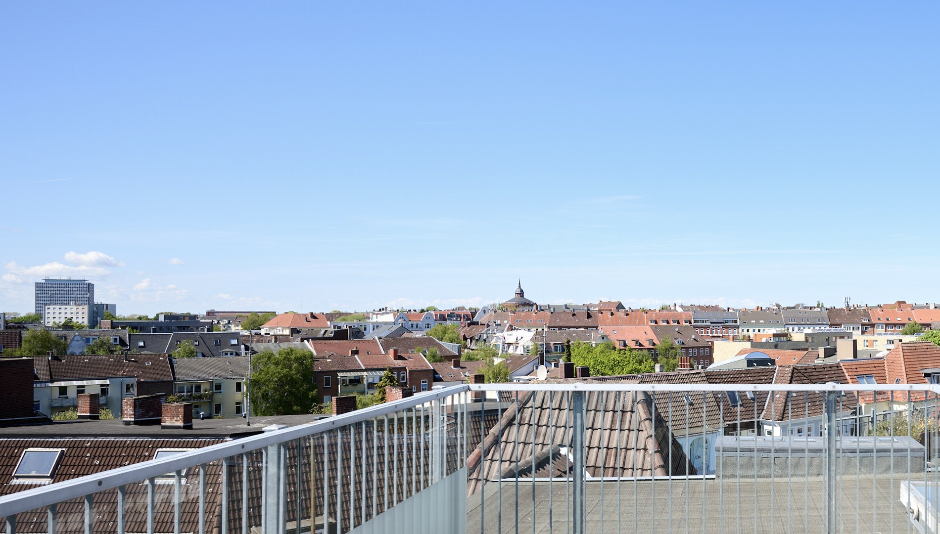Altbau-Dachgeschosswohnung mit privater Dachterrasse am Adolfplatz — 127m², provisionsfrei – Kiel – Vorschaubild 16