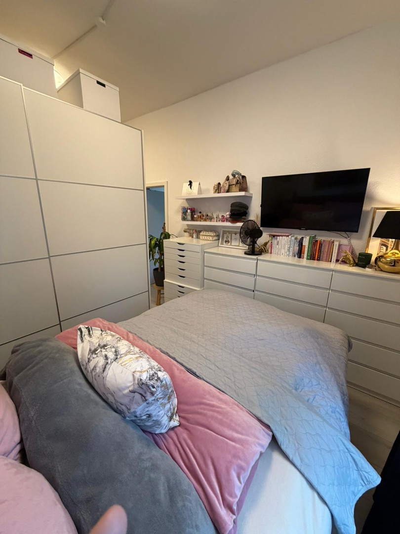 Renovierte Altbauwohnung, 2 Zi KüDB, Röhrenstraße in Düsseldorf – Düsseldorf – Vorschaubild 13