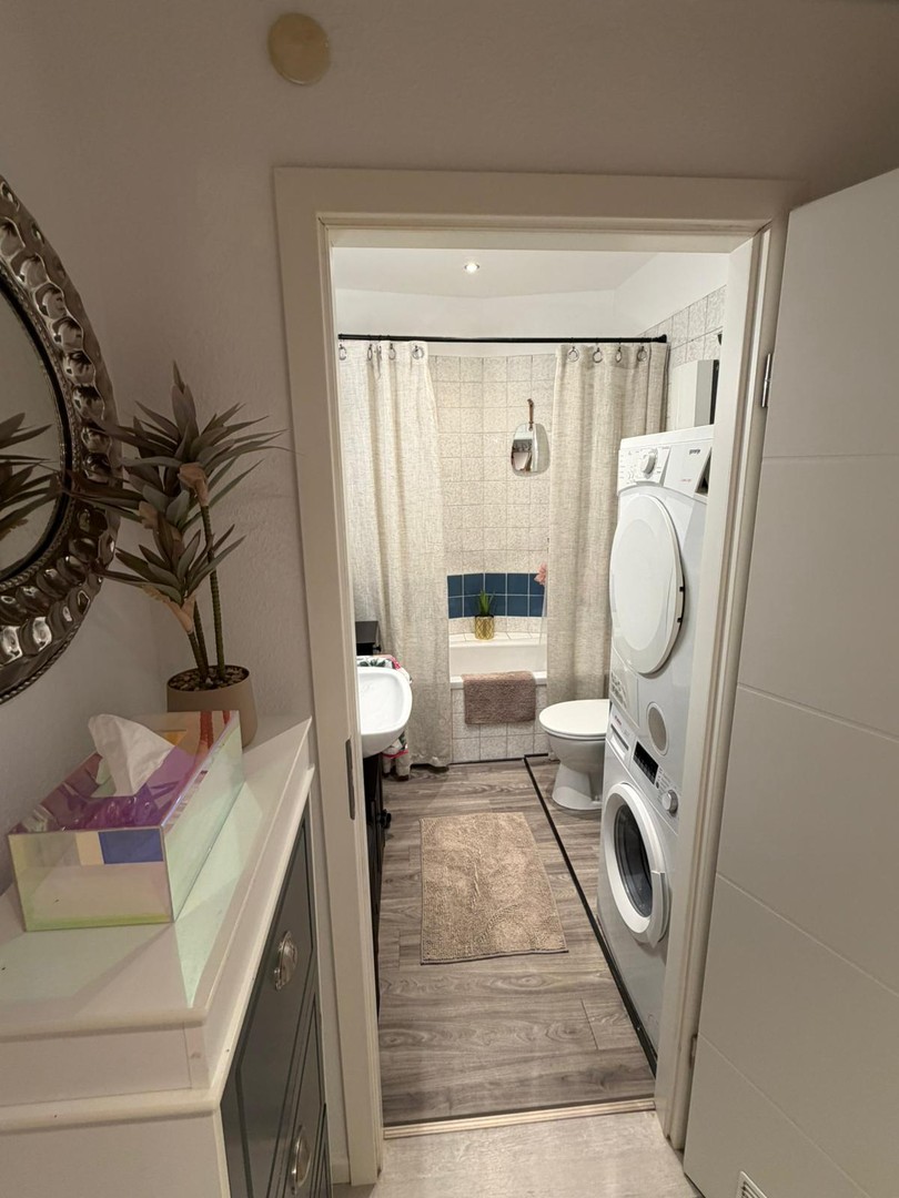 Renovierte Altbauwohnung, 2 Zi KüDB, Röhrenstraße in Düsseldorf – Düsseldorf – Vorschaubild 17