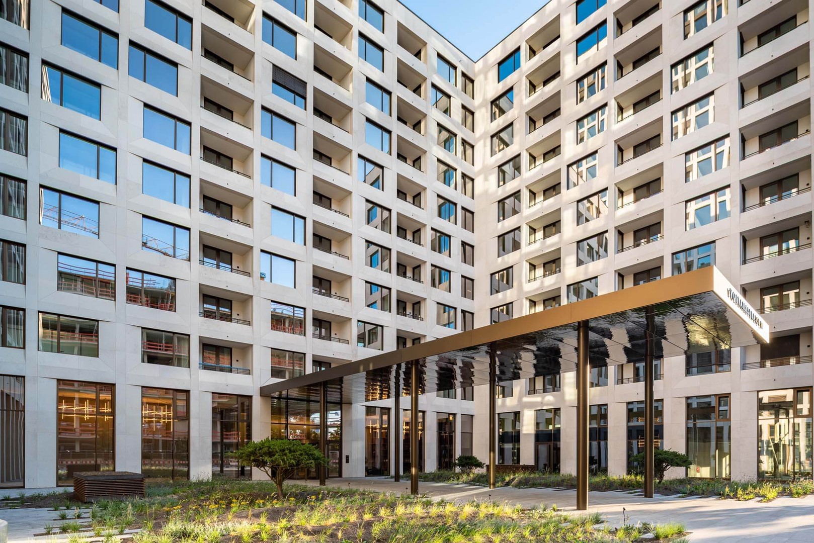 Grandaire Berlin, komplett eingerichtet mit Designermöbeln von Boconcept – Berlin Mitte – Vorschaubild 2