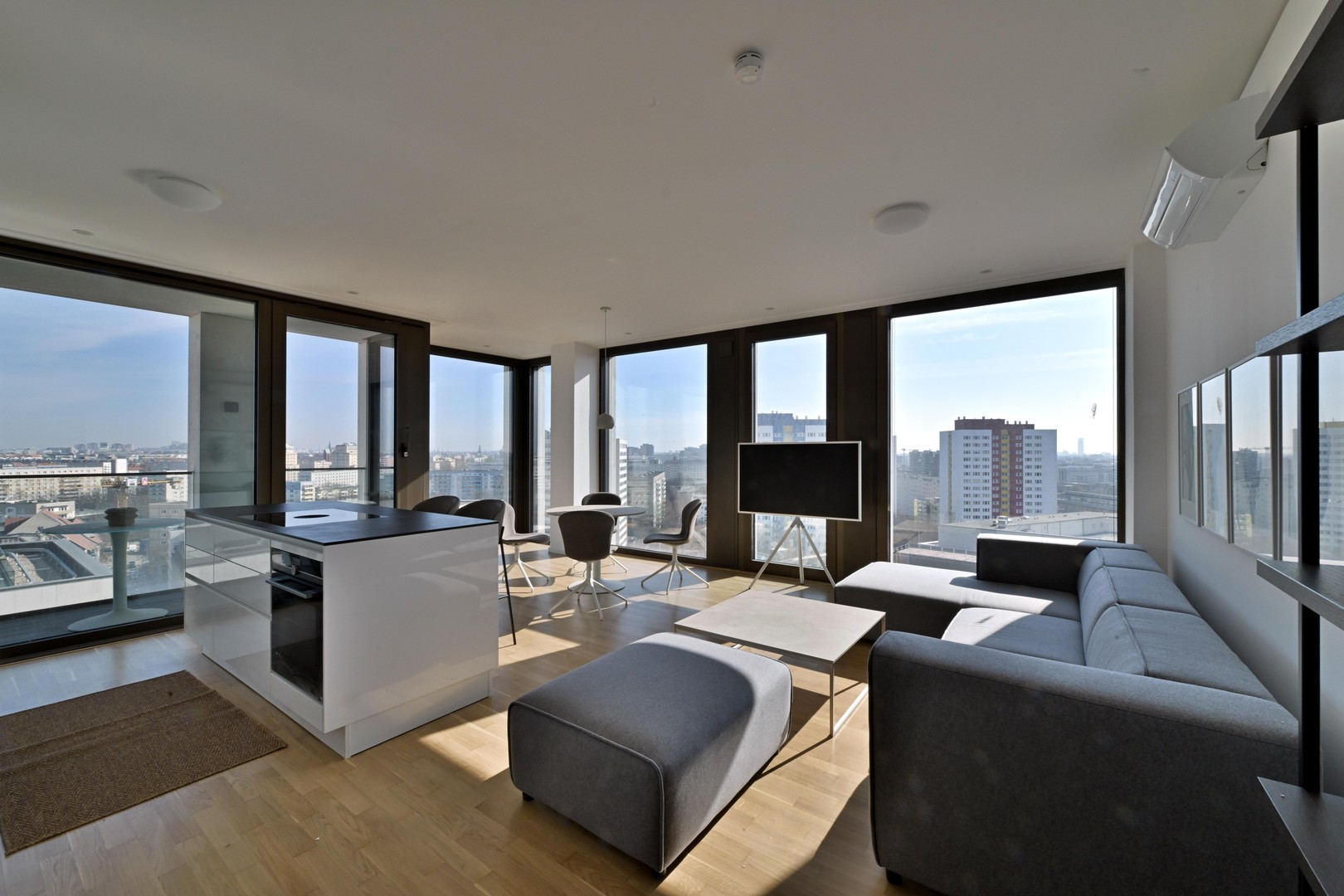 Grandaire Berlin, komplett eingerichtet mit Designermöbeln von Boconcept – Berlin Mitte – Vorschaubild 16