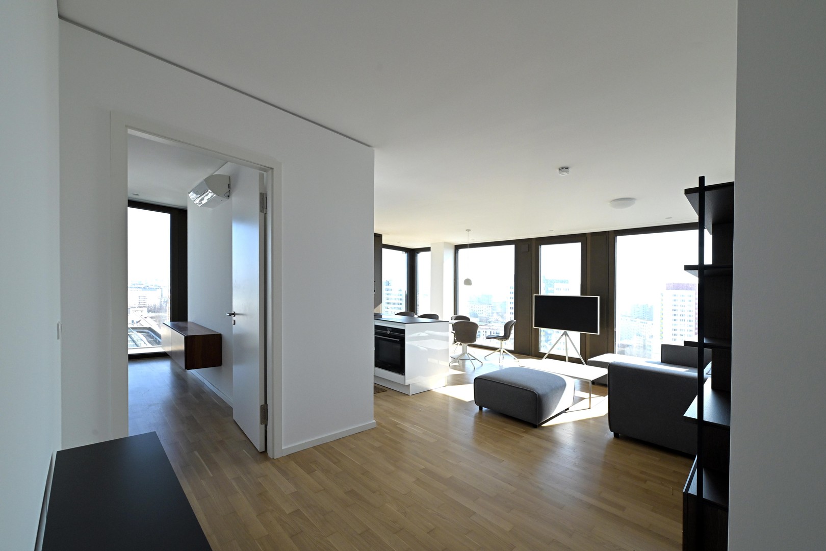 Grandaire Berlin, komplett eingerichtet mit Designermöbeln von Boconcept – Berlin Mitte – Vorschaubild 19