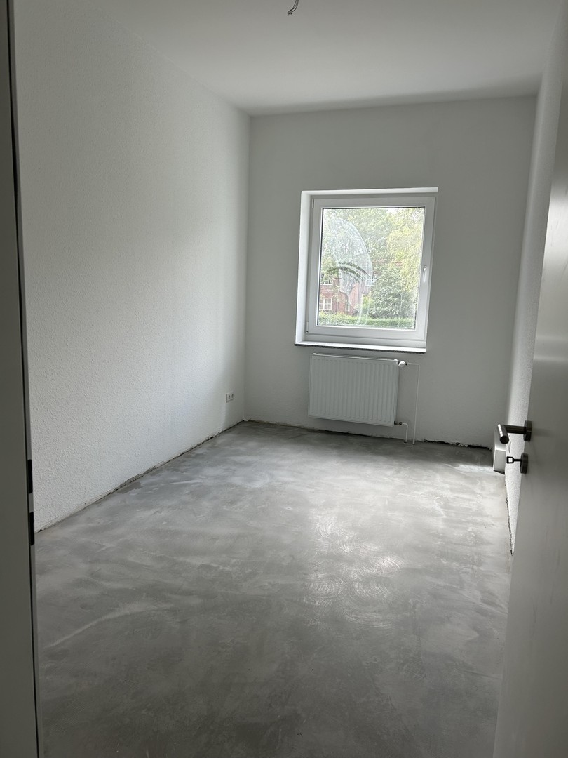 Sanierte Wohnung mit großem Balkon – Glinde – Vorschaubild 3