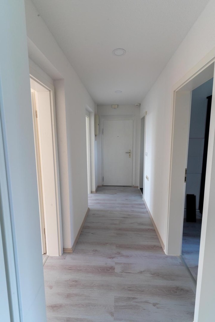 gepflegte 3-Zimmerwohnung mit Balkon, EBK und Stellplatz in Nienburg (Saale) – Nienburg (Saale) – Vorschaubild 6