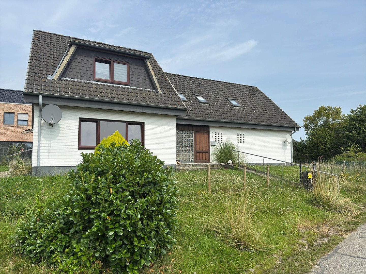 Erdgeschoss Wohnung 4 Zimmer auf einer Ebene – mit Garten, Garage & neuer Einbauküche (2024)
