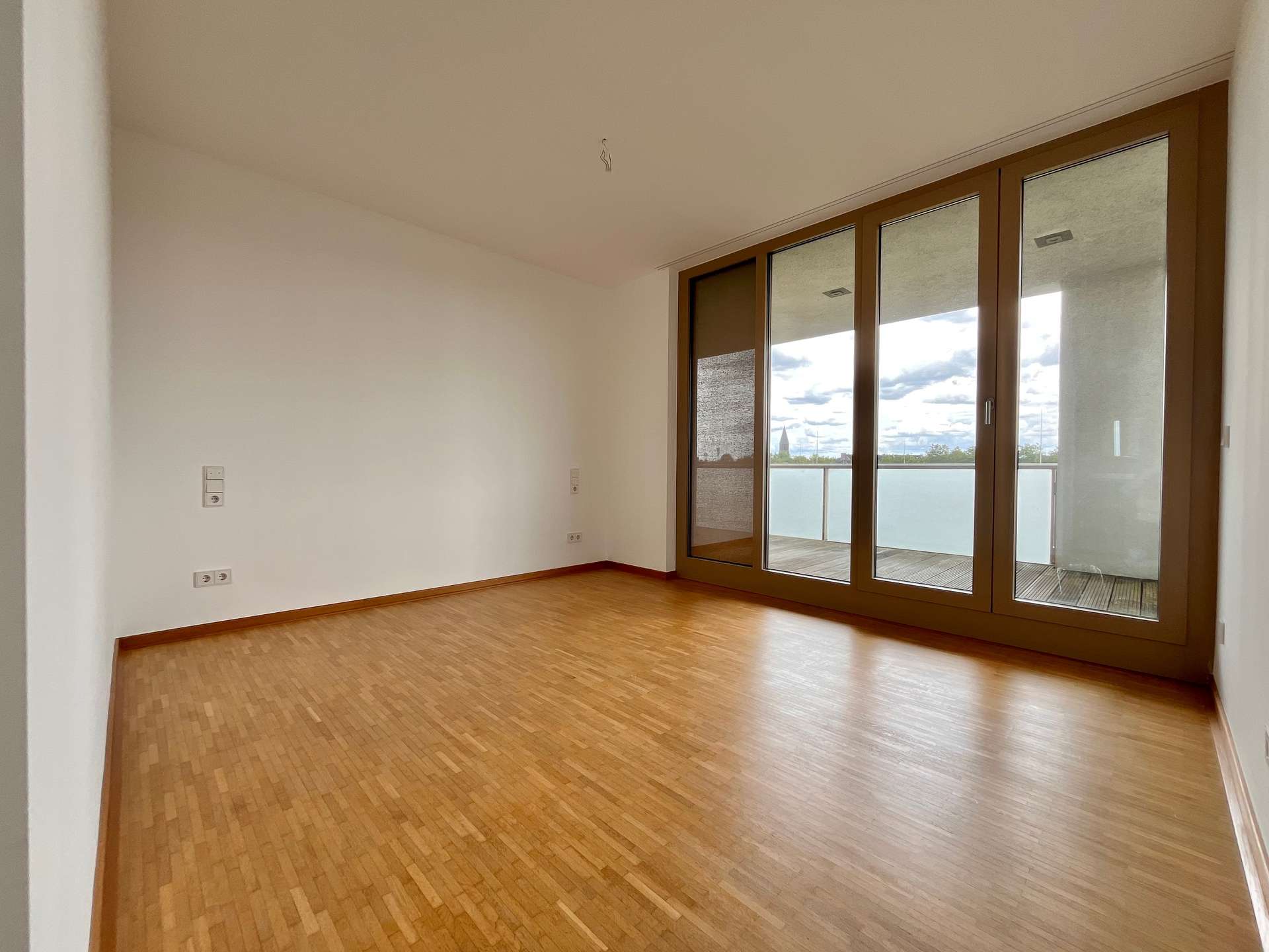Wohnen über den Dächern Düsseldorfs – 124 m² Wohnkomfort mit Dachterrasse – Düsseldorf – Vorschaubild 3