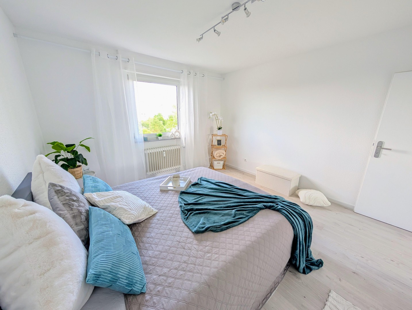 Schmuckstück mit Weitblick zur Pfalz - Helle, komplett renovierte 3 Zimmerwohnung | PROVISIONSFREI – Ludwigshafen Oggersheim – Vorschaubild 6