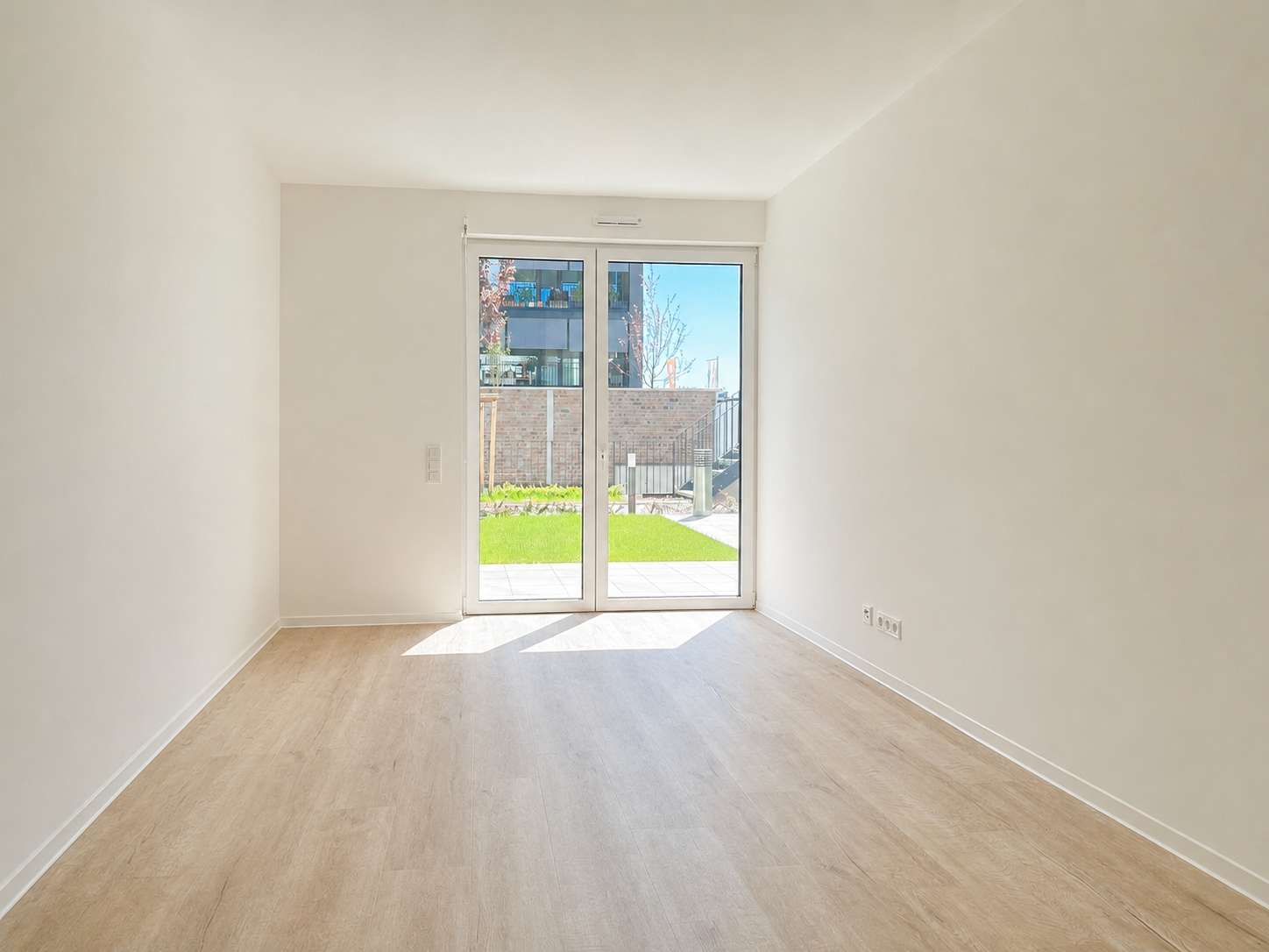 Bezugsfertige Wohnung mit eigenem Gartenanteil | Bezugsfrei | Fußbodenheizung | A+ – Leipzig – Vorschaubild 2