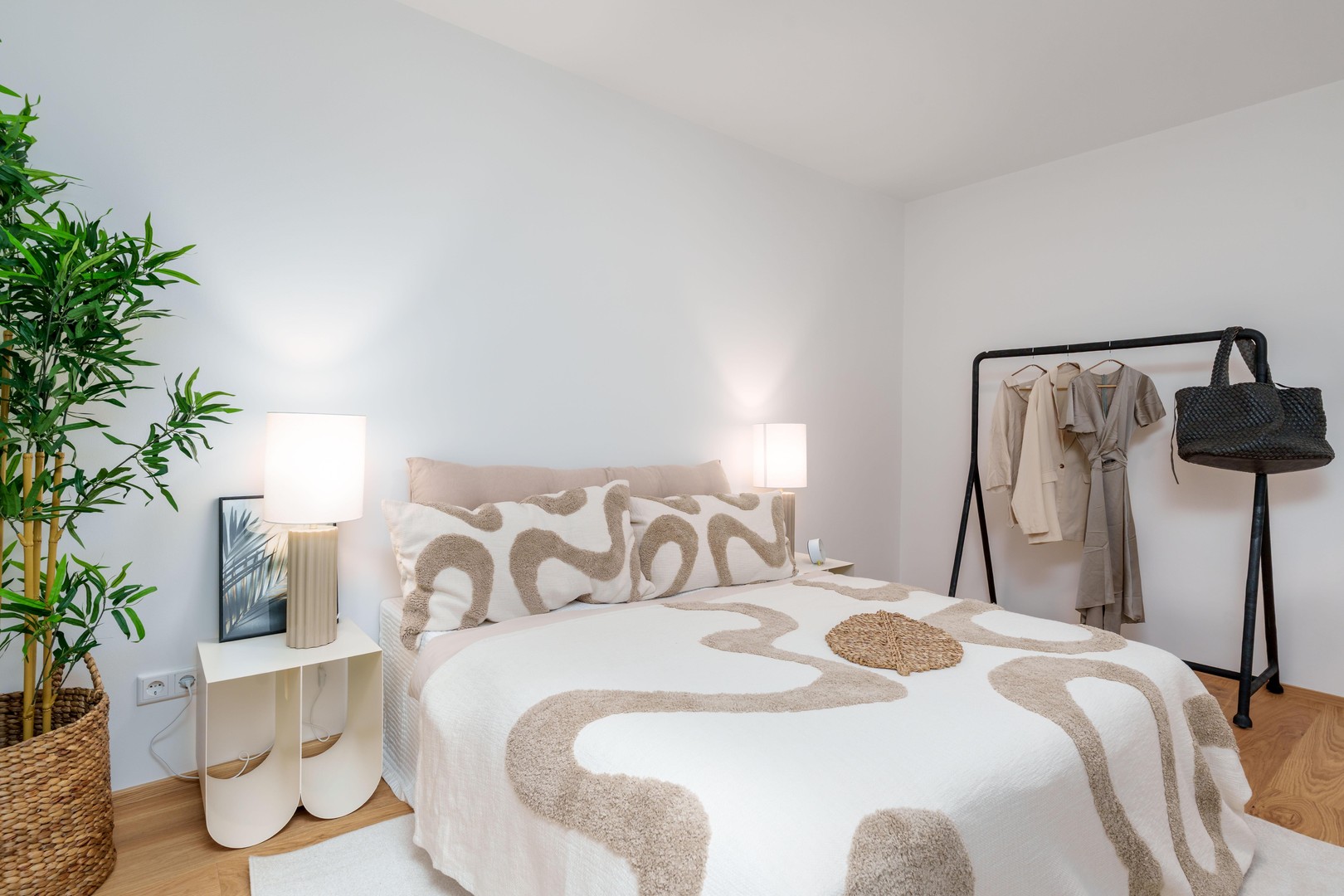 Erstbezug nach Modernisierung: Helle 3-Zimmerwohnung mit Balkon – provisionsfrei & WG-geeignet – München – Vorschaubild 12