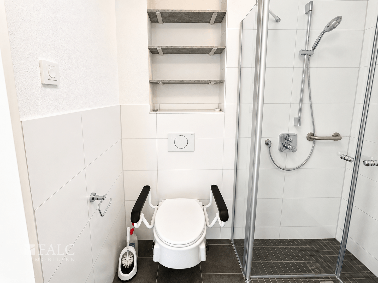 Barrierefrei wohnen mit Sicherheit - Moderne 2 Zimmerwohnung mit Aufzug, Balkon und Pflegeangebot – Bremerhaven – Vorschaubild 16