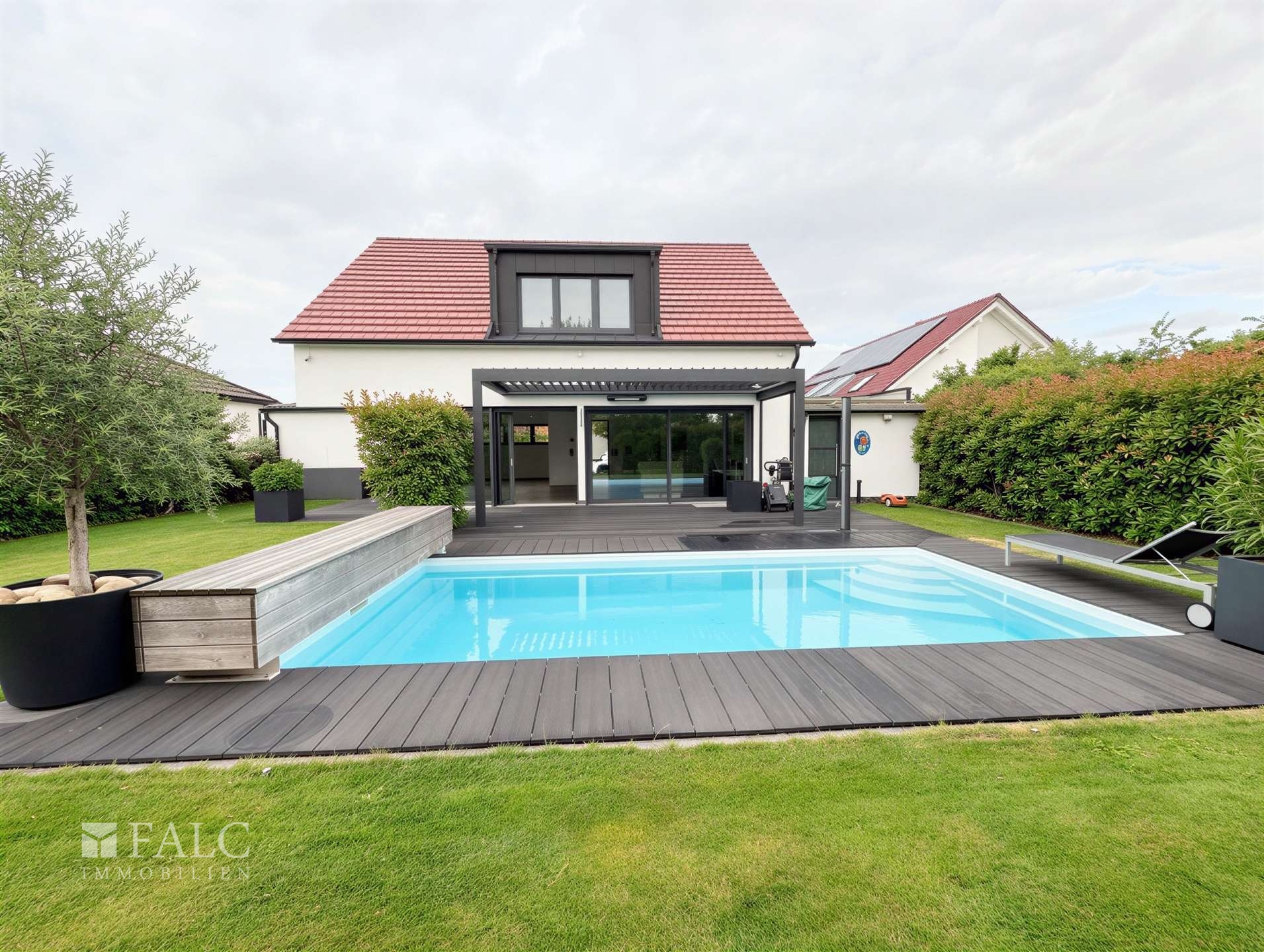Luxus trifft Privatsphäre – Exklusive Villa mit Pool in begehrtester Lage von Worms – Worms – Vorschaubild 3