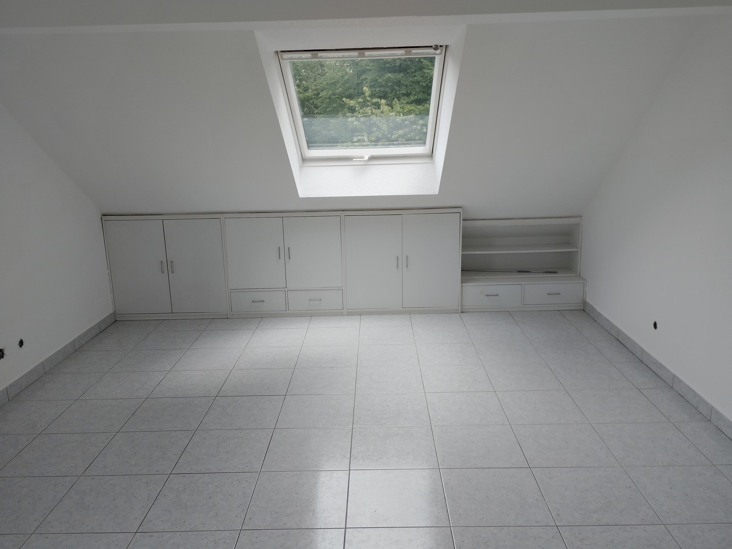 NEU: Attraktive, 2-Zimmer-DG-Wohnung in Herne-Mitte im 3-FH mit Fußbodenheizung – Herne – Vorschaubild 2