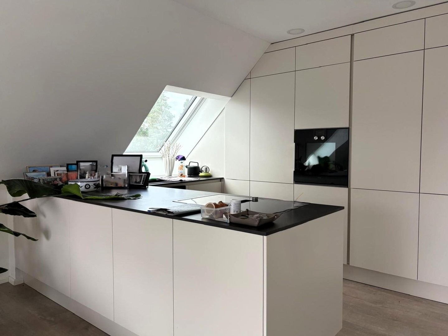 Moderne 4-Zimmer-Dachgeschosswohnung mit Loggia, TG-Stellplatz & Wallbox – Energieklasse A+ – Dietzenbach – Vorschaubild 4