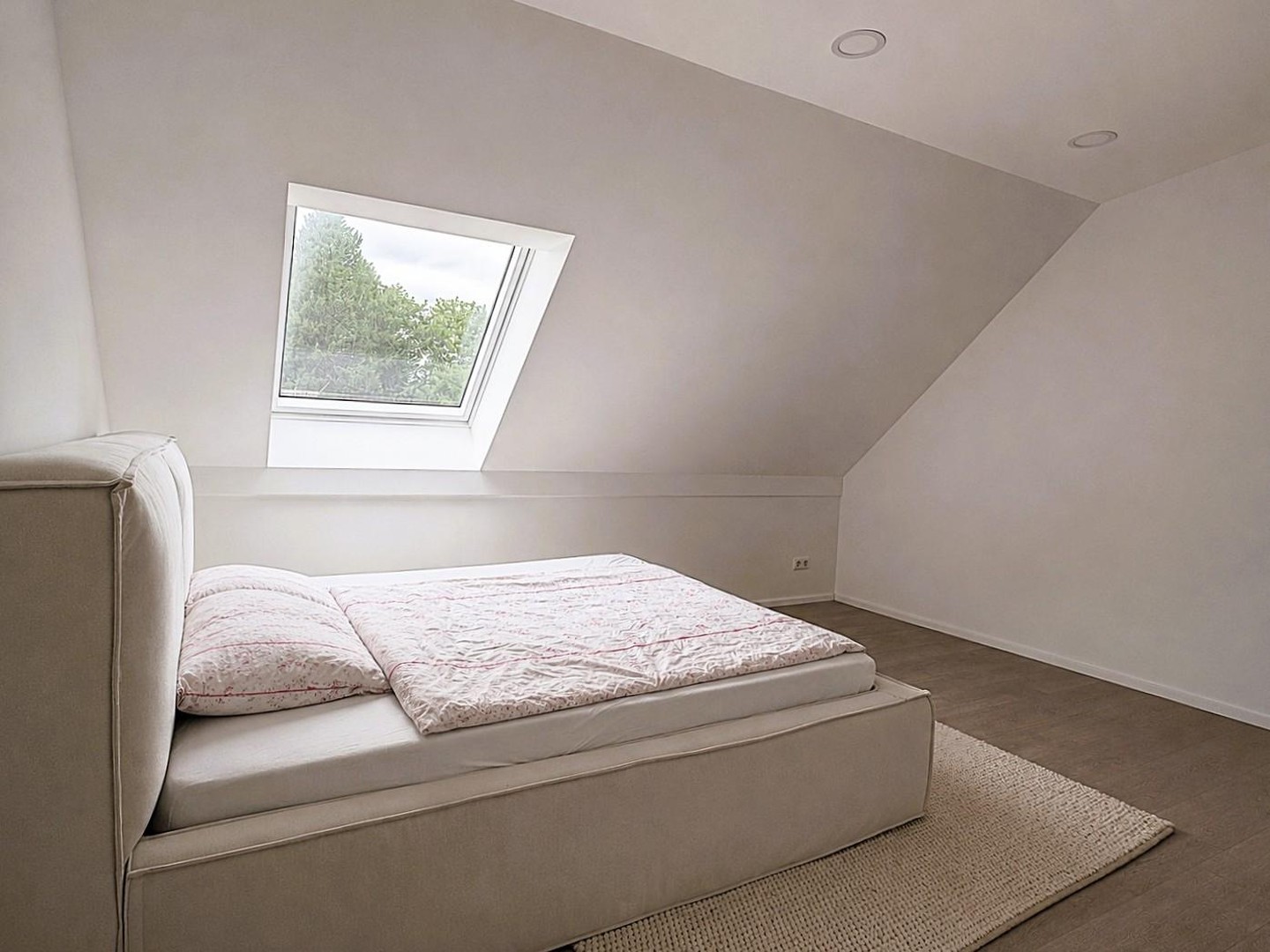Moderne 4-Zimmer-Dachgeschosswohnung mit Loggia, TG-Stellplatz & Wallbox – Energieklasse A+ – Dietzenbach – Vorschaubild 12