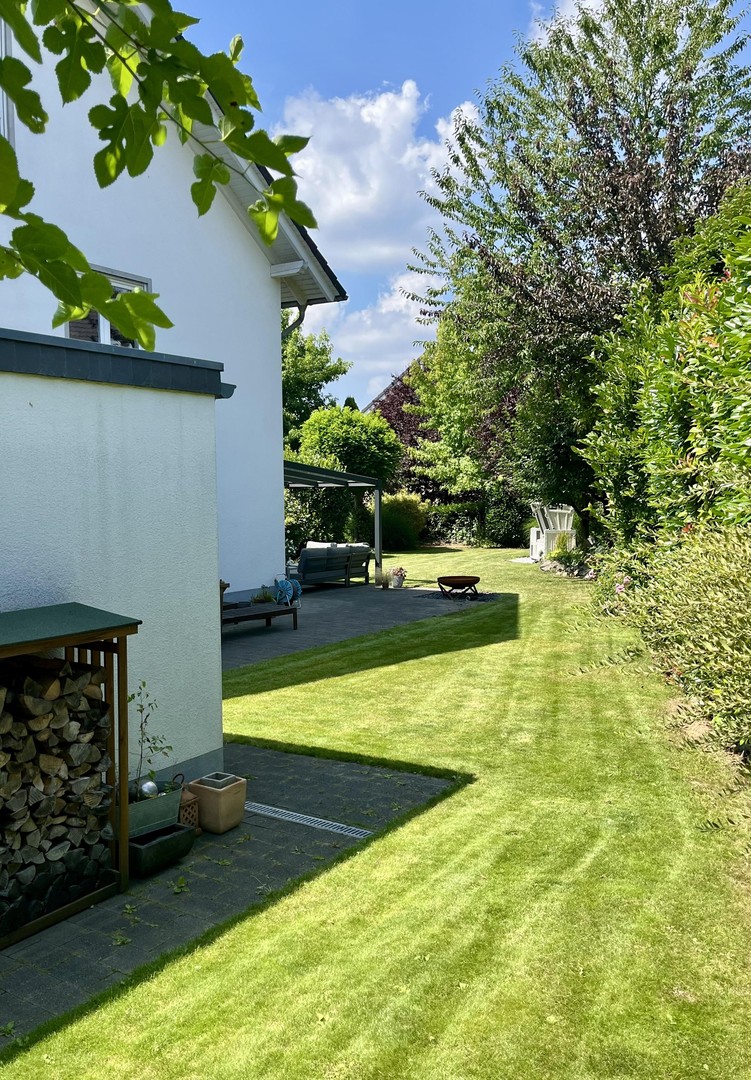 Einziehen & wohlfühlen – großzügige Doppelhaushälfte mit wunderschönem Garten in Hennef – Hennef – Vorschaubild 20