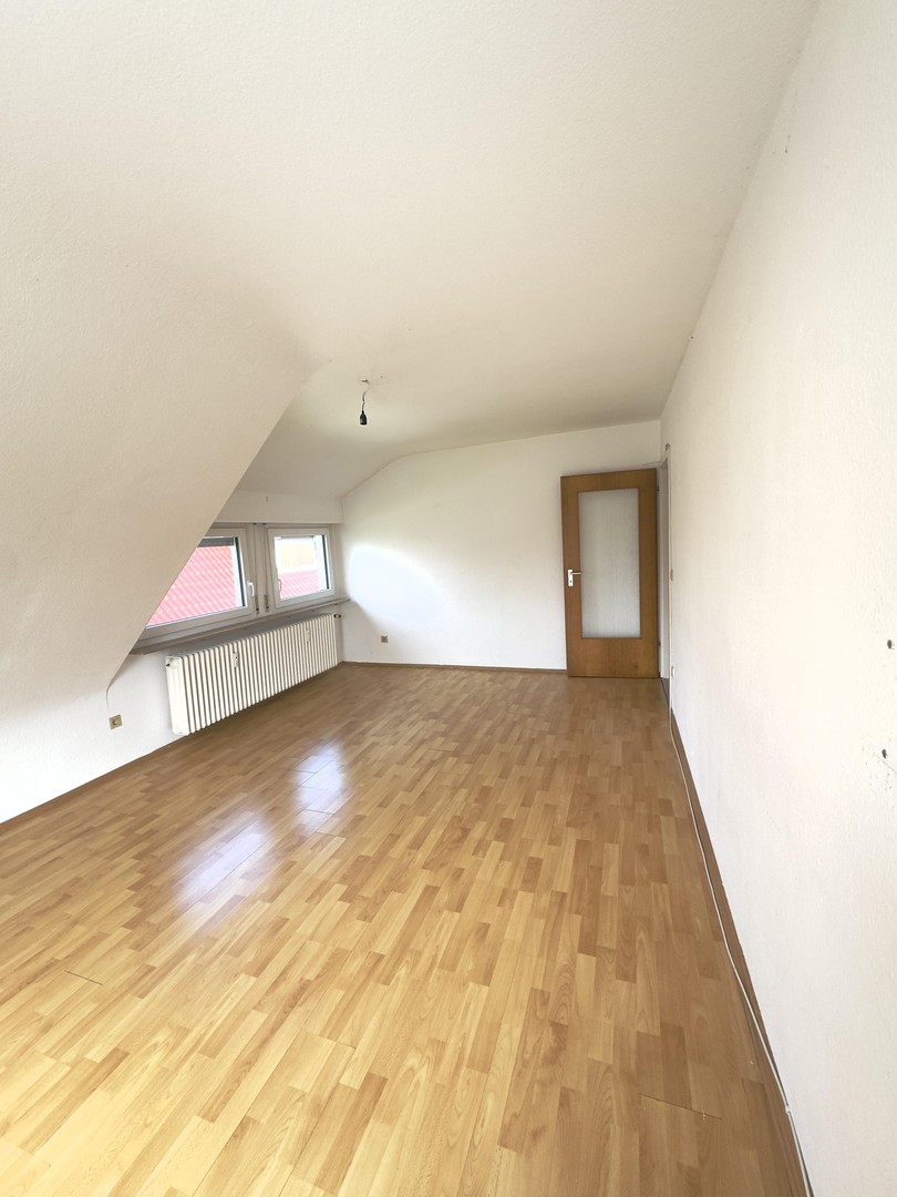 Helle 4-Zimmer-Wohnung mit Balkon & Garage in Korb – ideal für Paare – Korb – Vorschaubild 2