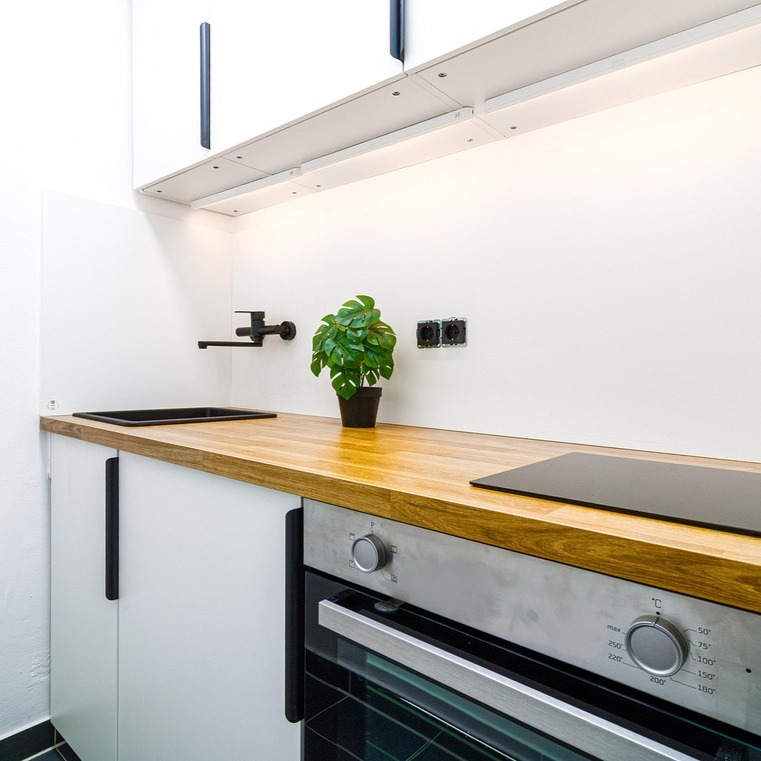 Frisch renoviertes, voll möbliertes 1-Zimmer-Apartment in München – provisionsfrei, sofort verfügbar – München – Vorschaubild 5