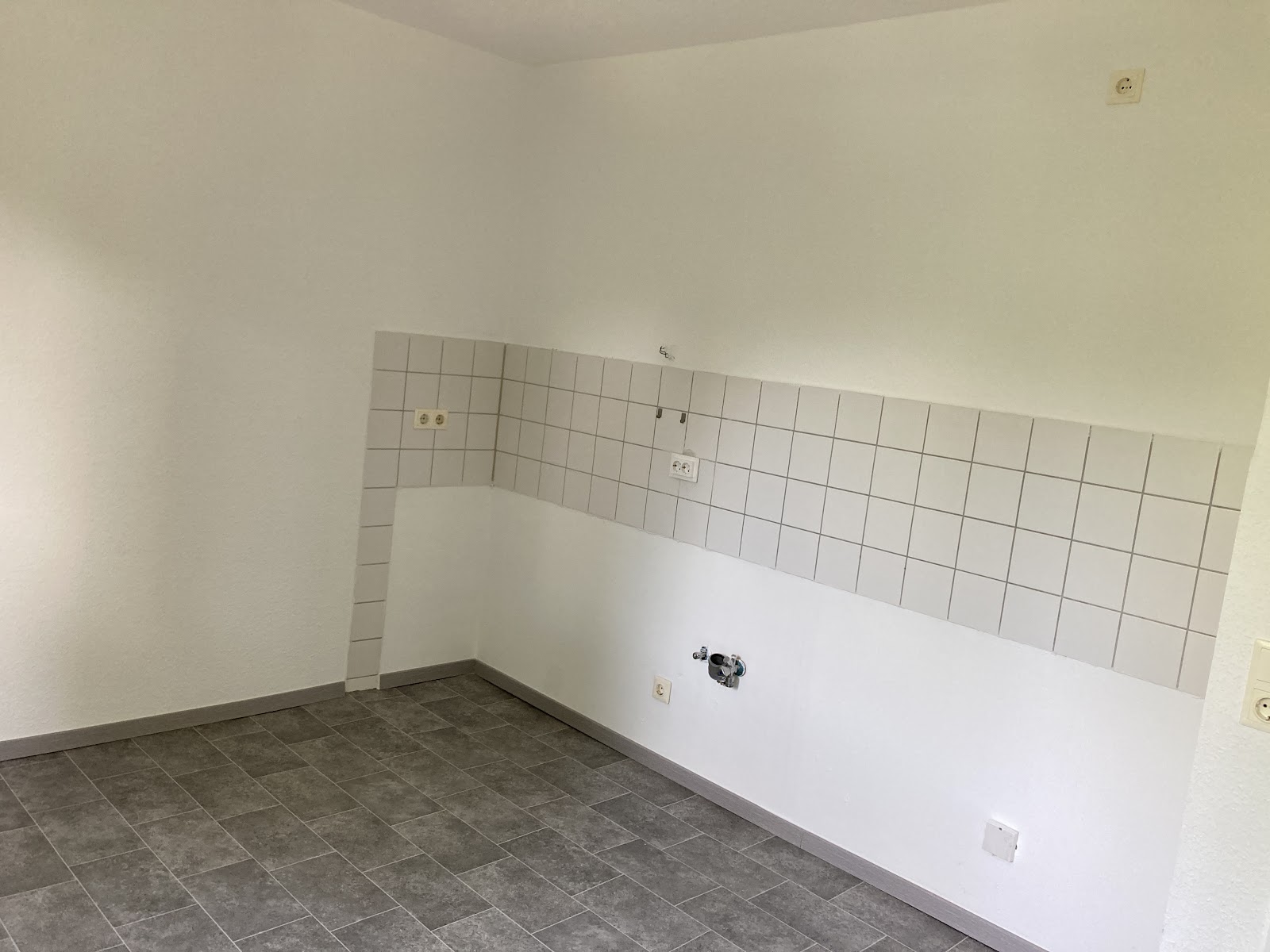 Stilvoll wohnen mit Weitblick - gepflegte 2-Zimmerwohnung im 3. Obergeschoss (ohne Fahrstuhl) – Salzgitter – Vorschaubild 4