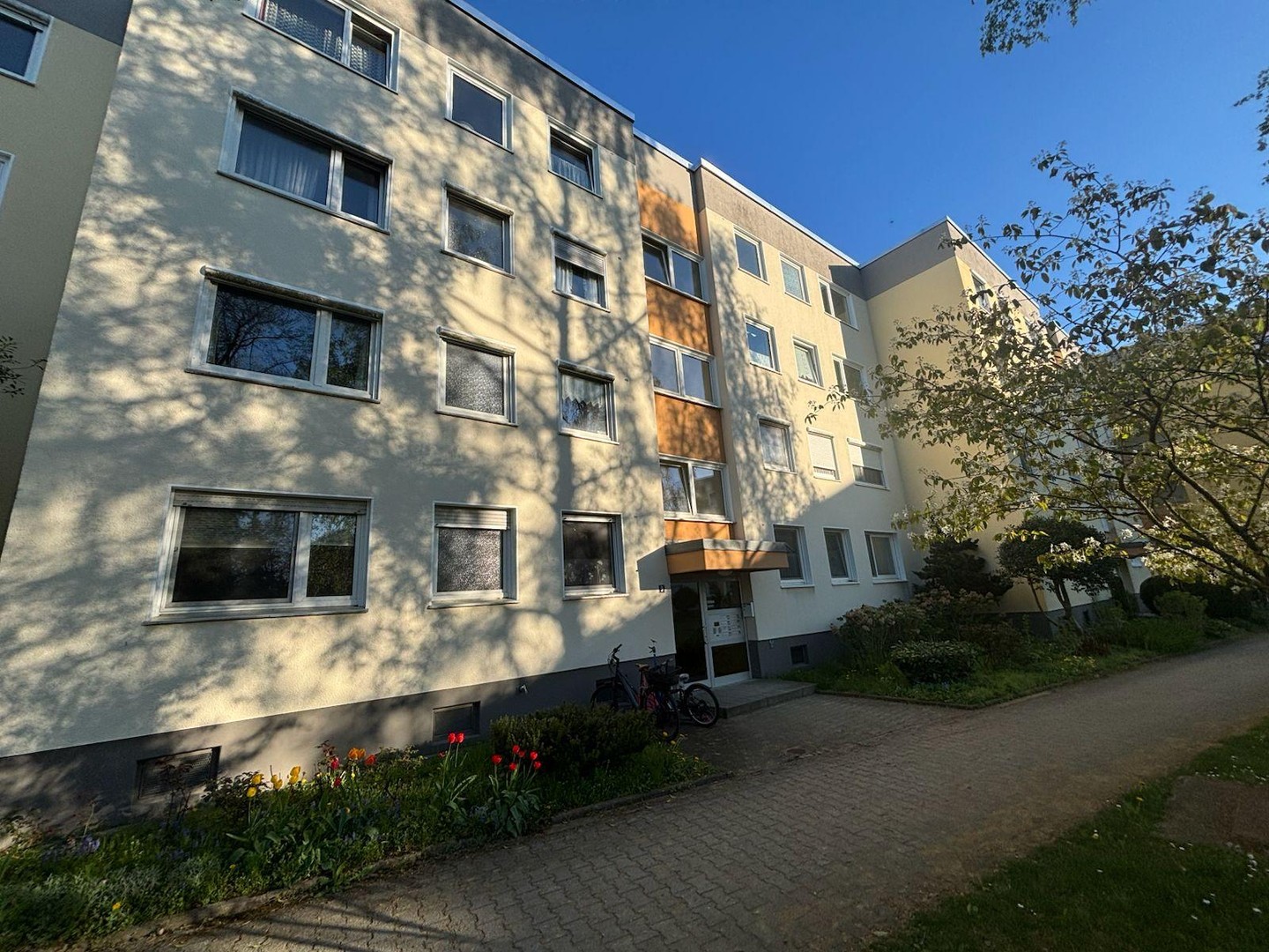 Frisch sanierte 3-Zimmer-Wohnung mit Loggia und TG in attraktiver Lage – Fürstenfeldbruck – Vorschaubild 4