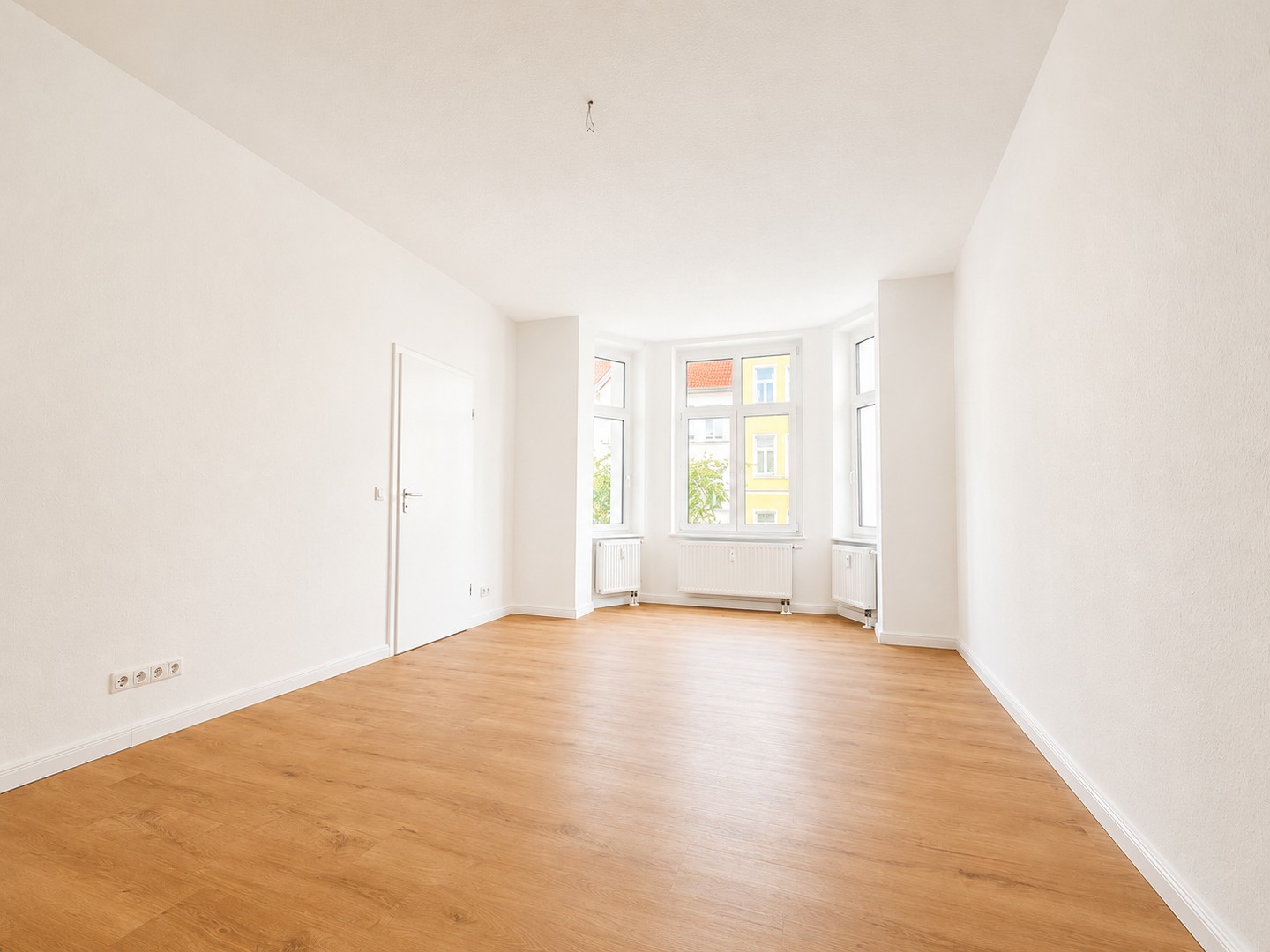 Großzügige, frisch renovierte 3‑Zimmer‑Wohnung mit EBK in Magdeburg – Magdeburg – Vorschaubild 2