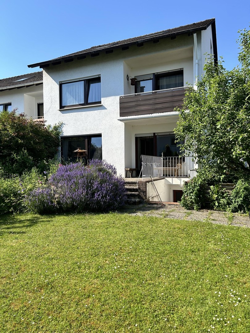 Provisionsfrei ! Großzügiges Reihenendhaus in Bielefeld-Theesen in bester, beliebter Wohnlage – Bielefeld-Theesen – Vorschaubild 2