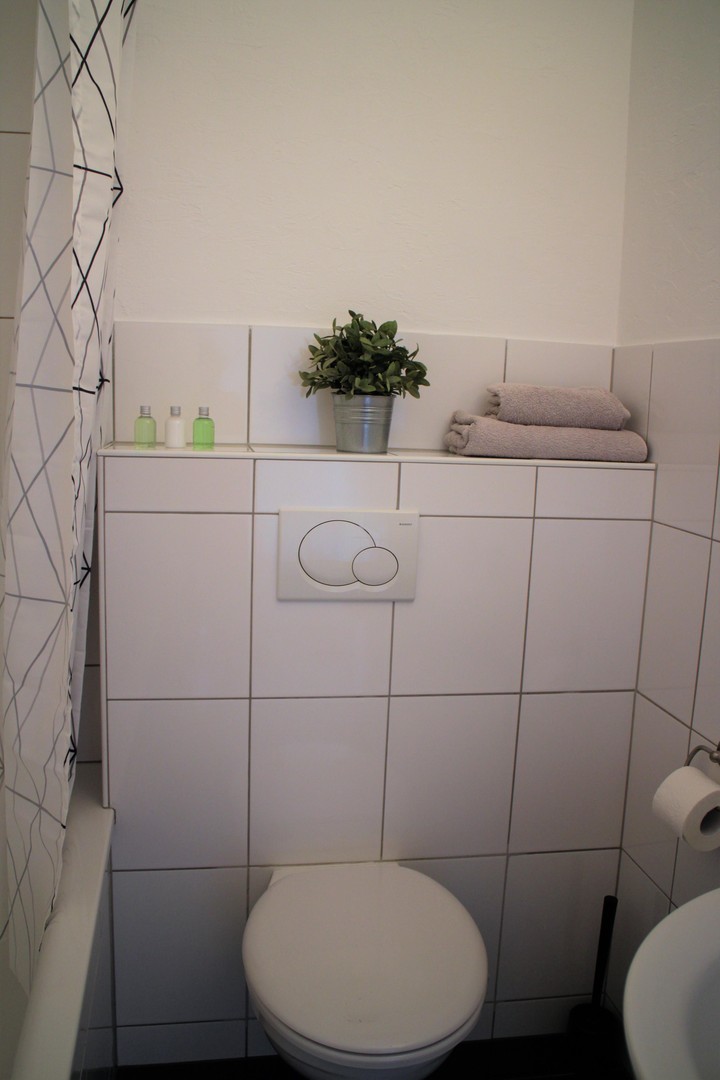 Kapitalanlage Holthausen: vermietete 3-Zi.-Wohnung, Faktor 22,7 von privat – Düsseldorf – Vorschaubild 16